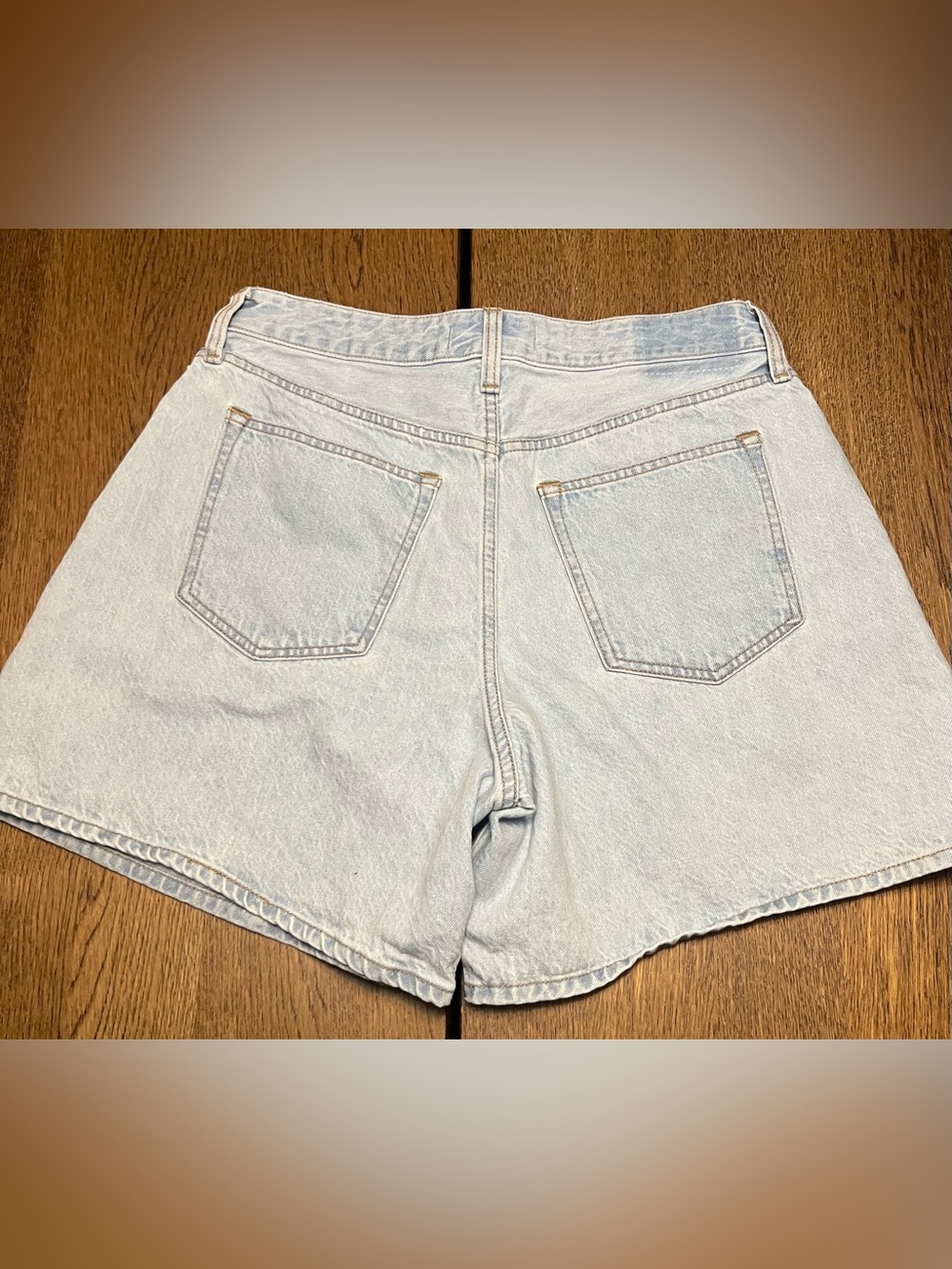 Abercrombie & Fitch Curve Love Loose High Rise Denim Shorts Size 29 Light Wash - Picture 3 of 6